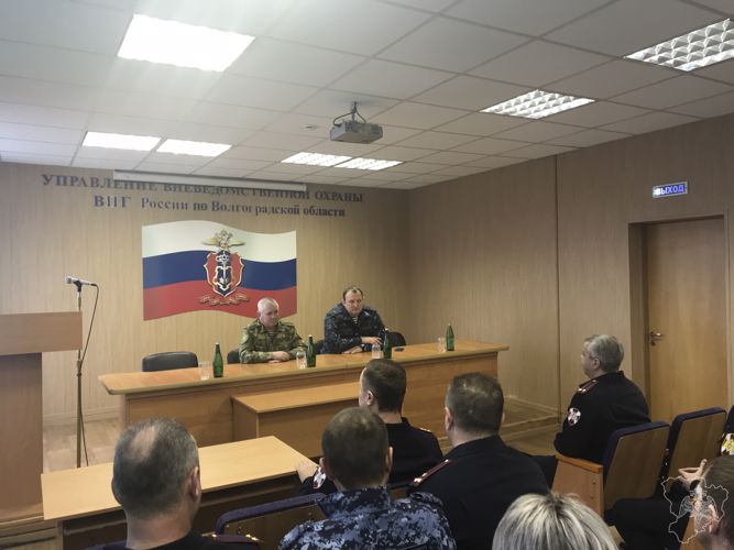 Командующий Южным округом Росгвардии проинспектировал подразделения ведомства в Волгограде и встретился с главой региона