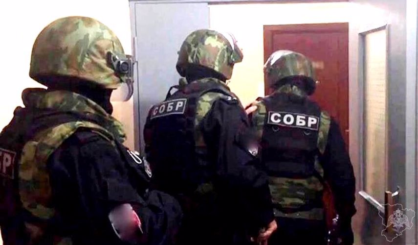 При участии бойцов волгоградского СОБР Росгвардии задержаны подозреваемые в вымогательстве