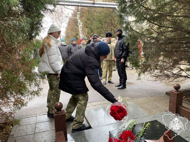 Сотрудники СОБР «ВЕКТОР» Управления Росгвардии по Волгоградской области провели на  базе подразделения мероприятие для ребят из профильных классов Росгвардии