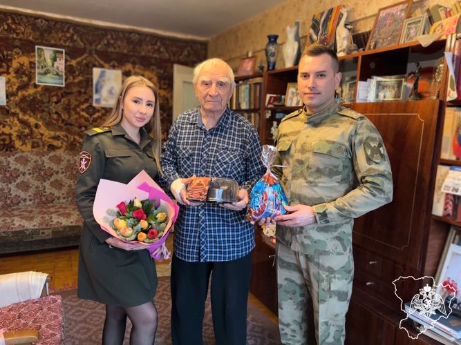 К АКЦИИ «С НОВЫМ ГОДОМ, ВЕТЕРАН!» ПРИСОЕДИНИЛИСЬ ВОЕННОСЛУЖАЩИЕ РОСГВАРДИИ В ВОЛГОГРАДЕ