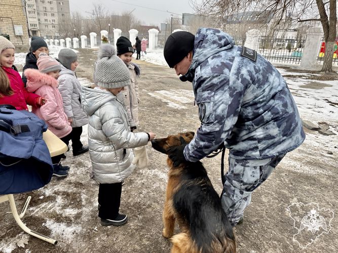 Большое патриотическое мероприятие для детей организовали волгоградские росгвардейцы