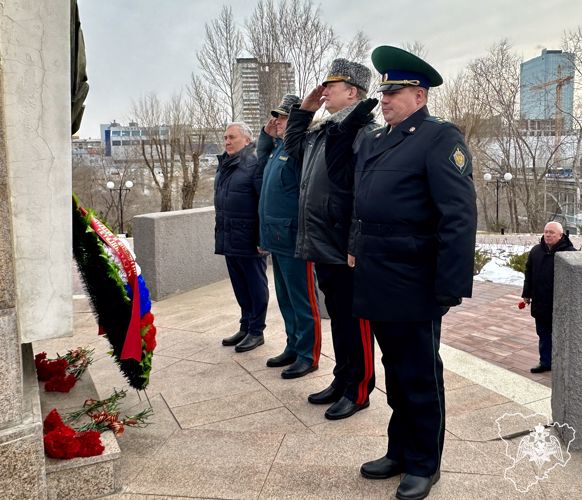 Начальник Управления Росгвардии по Волгоградской области почтил память защитников Сталинграда