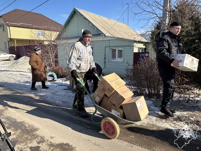 ДЕТСКИЕ ПИСЬМА И ПРОДУКТЫ ПЕРЕДАЛИ ВОЛГОГРАДЦЫ БОЙЦАМ РОСГВАРДИИ В РАЙОН СВО