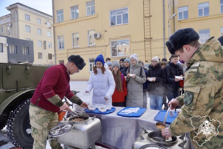 Ко Дню защитника Отечества росгвардейцы провели патриотическое мероприятие для школьников 