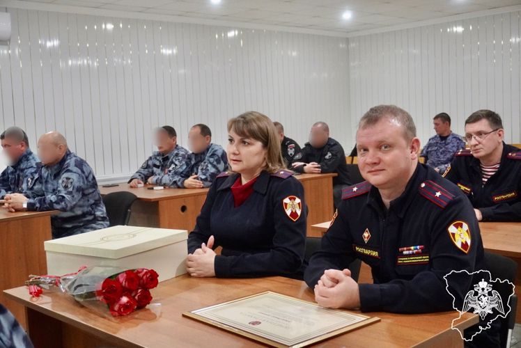 В Волгограде росгвардейцам ко Дню образования ведомства вручили государственные и ведомственные награды