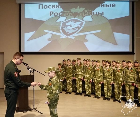 Учащиеся Волжского профильного класса Росгвардии прошли посвящение в кадеты 