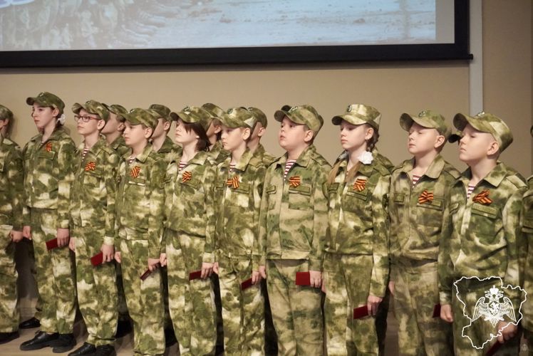 Учащиеся Волжского профильного класса Росгвардии прошли посвящение в кадеты 