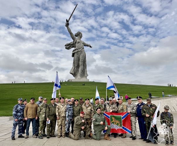 УЧАСТНИКОВ ВСЕРОССИЙСКОГО АВТОПРОБЕГА «ДОРОГА К ПОБЕДЕ» ВСТРЕТИЛИ РОСГВАРДЕЙЦЫ В ВОЛГОГРАДЕ