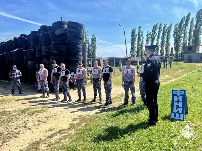 Лучших бойцов групп задержания вневедомственной охраны Росгвардии определили в Волгограде