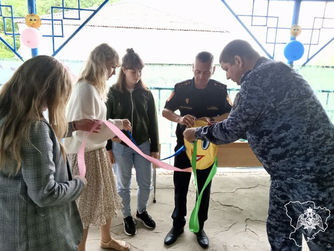 Росгвардейцы поздравили своих подопечных воспитанников детского дома с  днем защиты детей