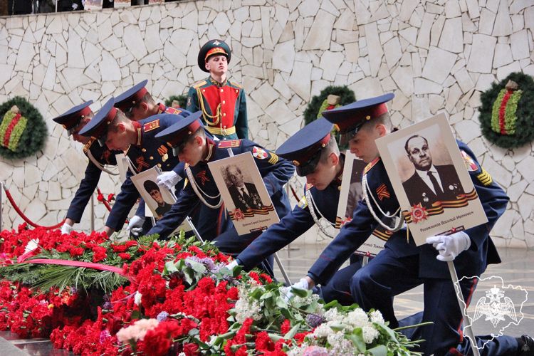 При участии Росгвардии  в Волгограде состоялось патриотическое мероприятие для участников Всероссийского кадетского сбора «Наследники Победы» 