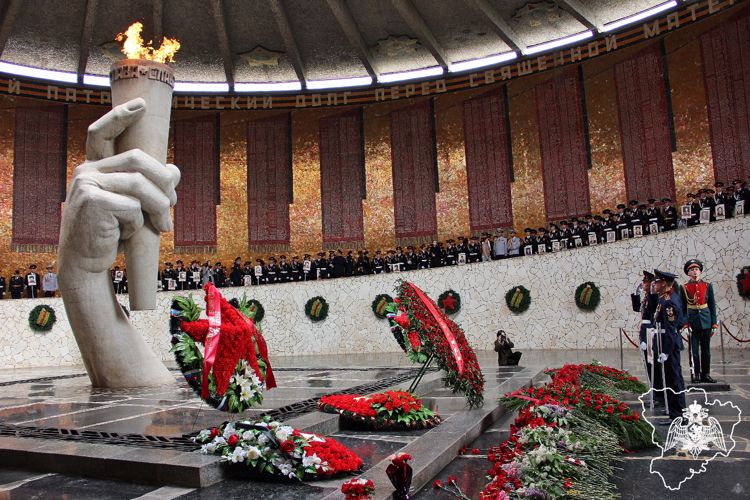 При участии Росгвардии  в Волгограде состоялось патриотическое мероприятие для участников Всероссийского кадетского сбора «Наследники Победы» 