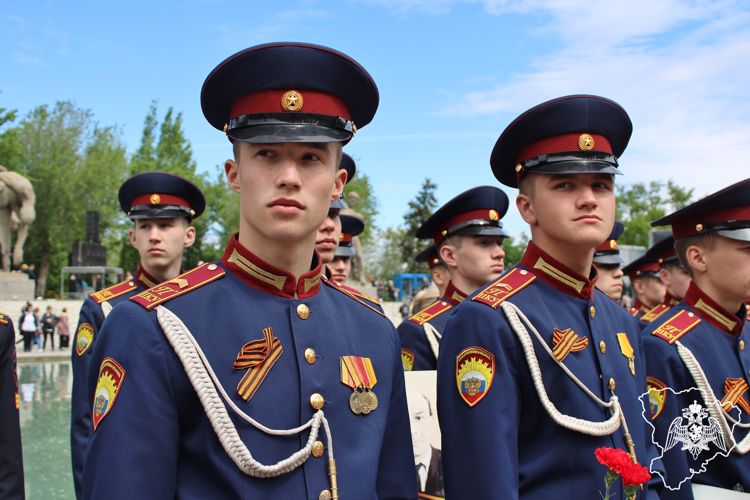 При участии Росгвардии  в Волгограде состоялось патриотическое мероприятие для участников Всероссийского кадетского сбора «Наследники Победы» 