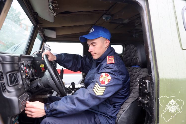 При участии Росгвардии  в Волгограде состоялось патриотическое мероприятие для участников Всероссийского кадетского сбора «Наследники Победы» 