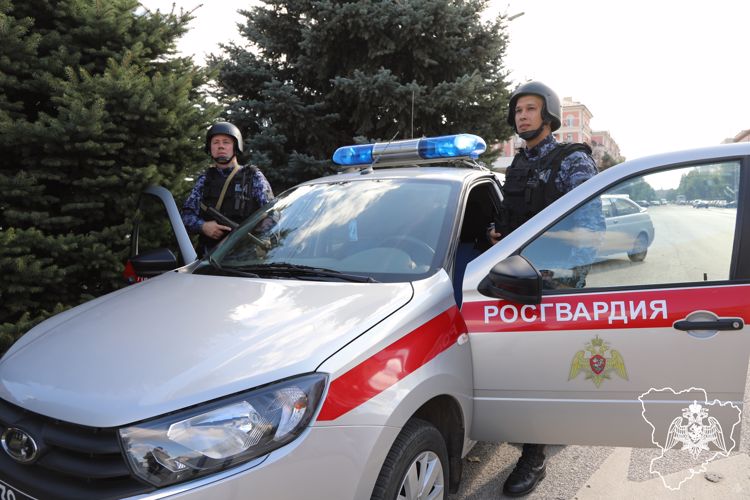 Росгвардейцы задержали подозреваемого в краже, а также преступника, находившегося в федеральном розыске