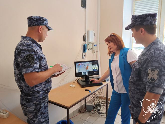 Росгвардия проинспектировала готовность объектов образования Волгоградской области к новому учебному году