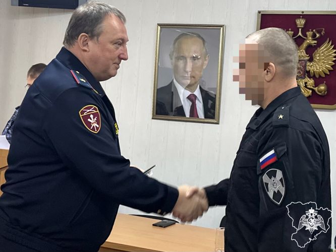 В Волгограде начальник регионального Управления Росгвардии вручил государственные награды бойцам  СОБР «Вектор» в день образования отряда 