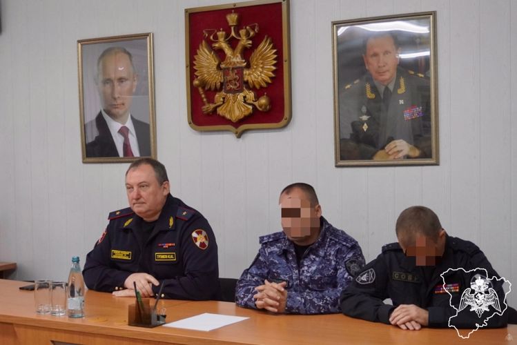 В Волгограде начальник регионального Управления Росгвардии вручил государственные награды бойцам  СОБР «Вектор» в день образования отряда 