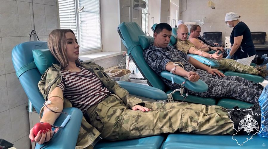Росгвардейцы из Волгограда поддержали ведомственную акцию «От сердца к сердцу» (видео)