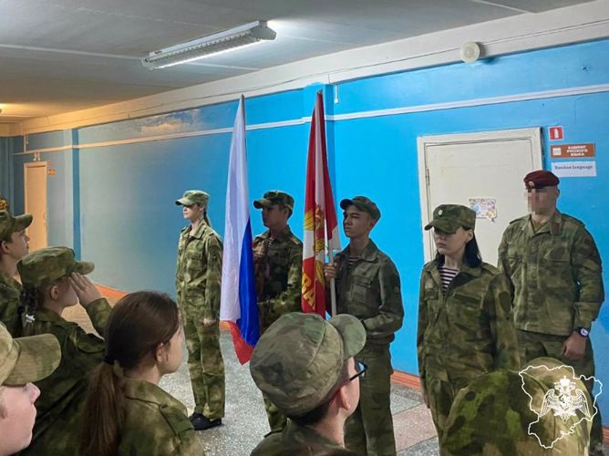 В открытии военно - спортивной смены «Патриот» в Волжском приняли участие росгвардейцы 
