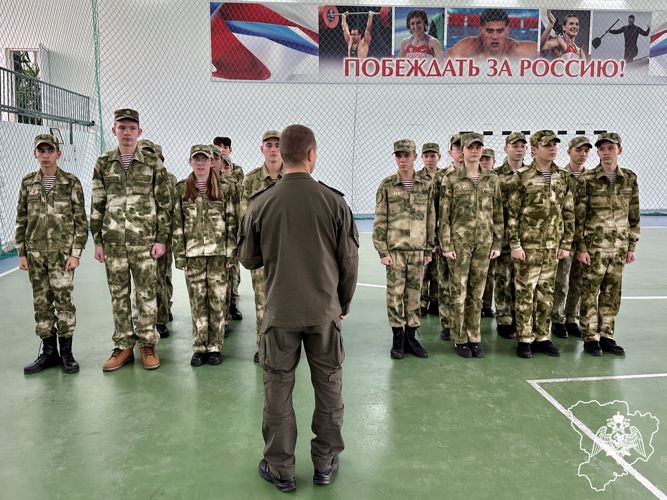 СОБР «Вектор» провел экскурсию для кадет Росгвардии в Волгограде 