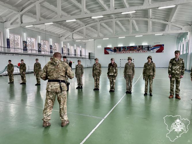 СОБР «Вектор» провел экскурсию для кадет Росгвардии в Волгограде 