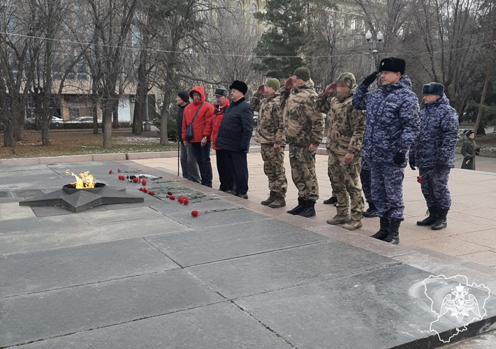Росгвардейцы отдали дань уважения подвигам героев в Волгоградской области 