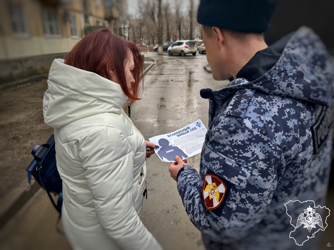 К ведомственной акции «Безопасный Новый год» присоединились росгвардейцы из Волгограда