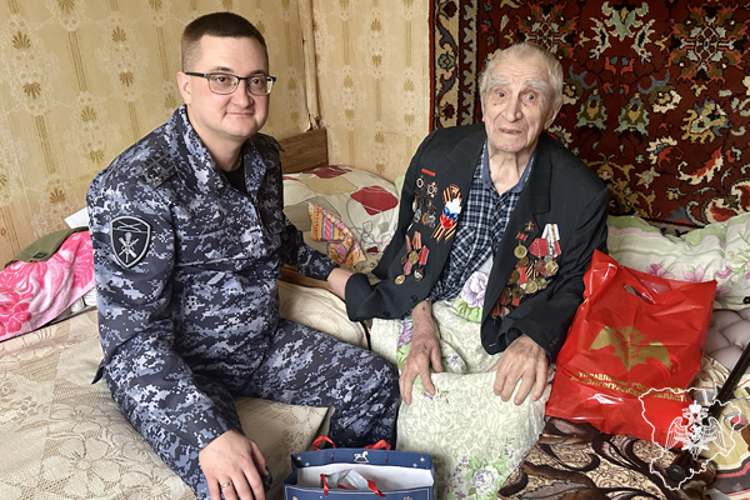 Военнослужащие Росгвардии из Волгограда присоединились к акции «С Новым годом, ветеран!» 