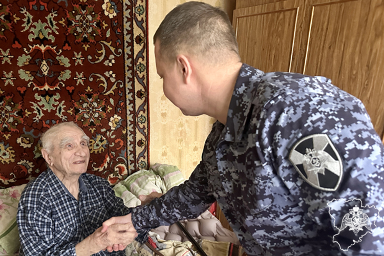Военнослужащие Росгвардии из Волгограда присоединились к акции «С Новым годом, ветеран!» 