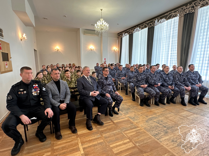 Росгвардейцы отдали дань уважения стойкости защитников Сталинграда