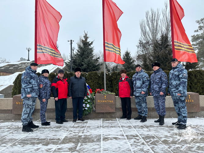Волгоградские росгвардейцы почтили память защитников Ленинграда 