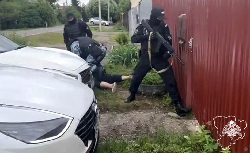 СПЕЦНАЗ РОСГВАРДИИ ЗАДЕРЖАЛ ПОДОЗРЕВАЕМЫХ В КРАЖАХ ДЕНЕЖНЫХ  СРЕДСТВ СО СЧЕТОВ ЖИТЕЛЕЙ РОССИИ