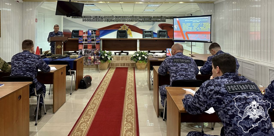 В ПОДРАЗДЕЛЕНИЯХ УПРАВЛЕНИЯ РОСГВАРДИИ СТАРТОВАЛ ЗИМНИЙ ПЕРИОД ПОДГОТОВКИ
