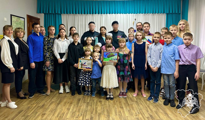 Росгвардейцы провели урок мужества в детском реабилитационном центре в Волгограде