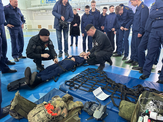 Росгвардейцы провели урок мужества с кадетами Следственного комитета России