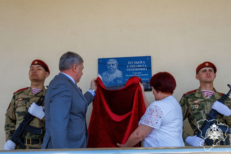 Памятную доску ветерану Великой Отечественной войны открыли в Калаче-на-Дону