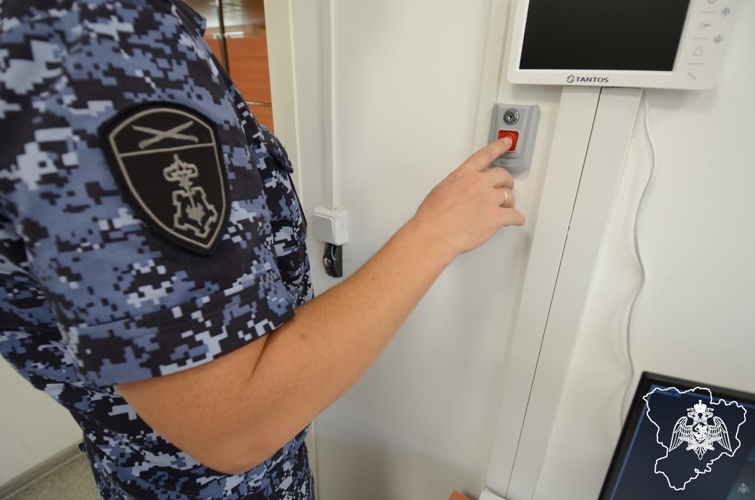 В Волгоградской области прошли тренировки на объектах образовательных организаций при участии Росгвардии
