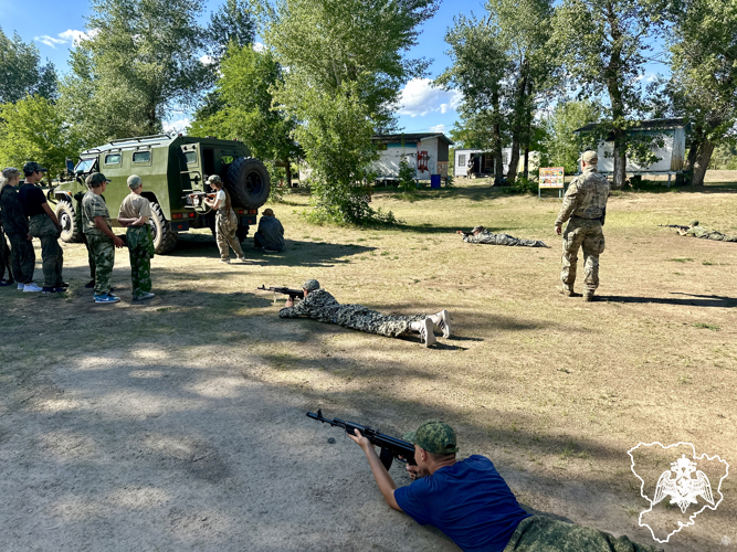 Волгоградские росгвардейцы провели занятия с участниками патриотической смены детского лагеря