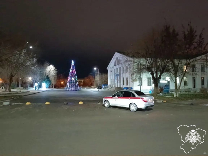 В Волгограде росгвардейцы приняли участие в обеспечении правопорядка и безопасности в новогоднюю ночь 