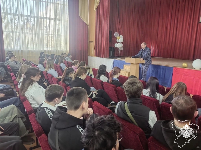 Росгвардейцы встретились со студентами учебных заведений Волгограда