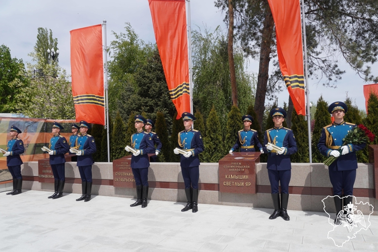 В Волгограде руководитель территориального органа Росгвардии принял участие в памятном мероприятии