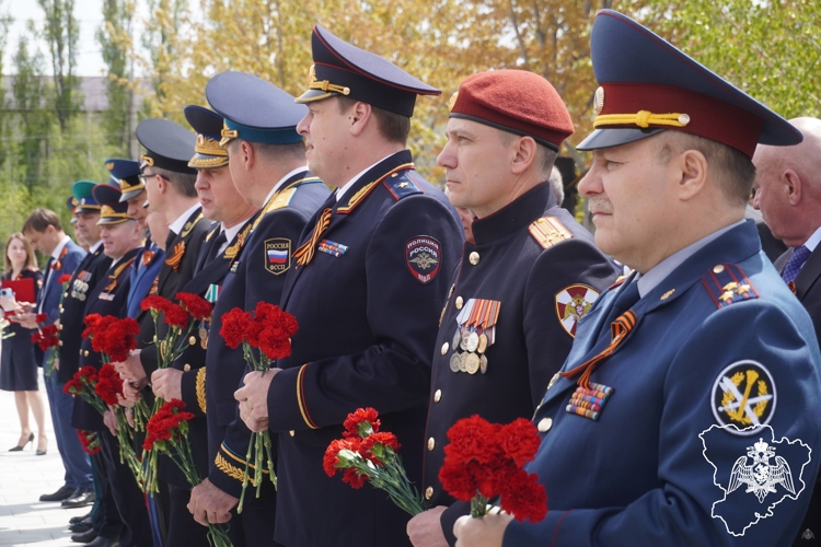 В Волгограде руководитель территориального органа Росгвардии принял участие в памятном мероприятии