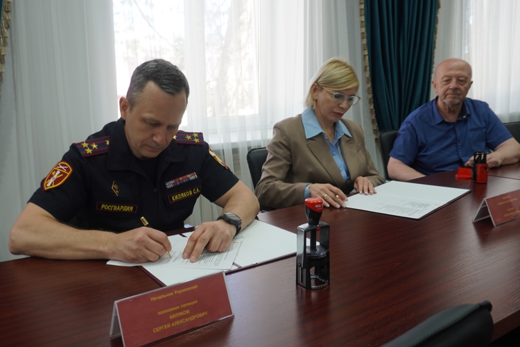 Росгвардия заключила соглашение с Академическим колледжем Волгограда