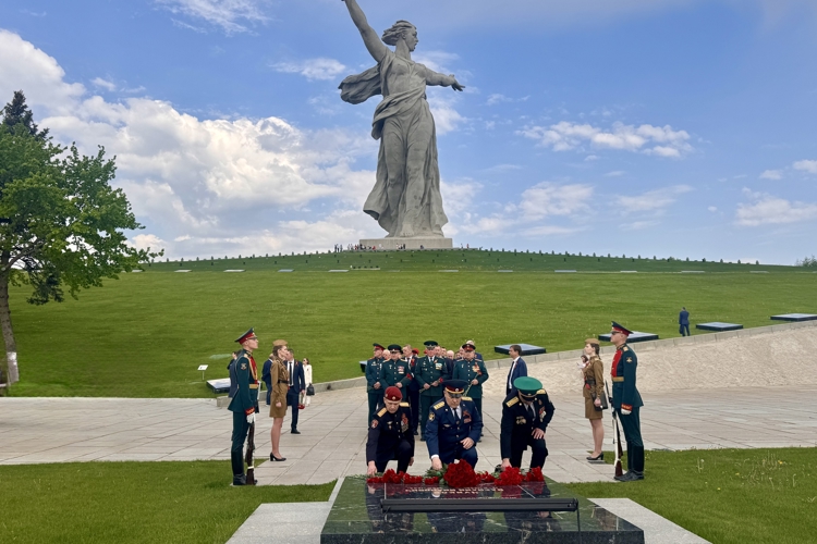 В Волгограде росгвардейцы приняли участие в праздничных мероприятиях и параде Победы
