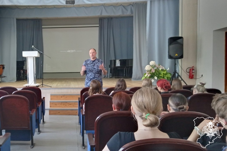  Росгвардейцы провели профориентационные встречи в Волгограде и Камышине