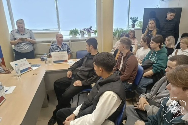  Росгвардейцы провели профориентационные встречи в Волгограде и Камышине